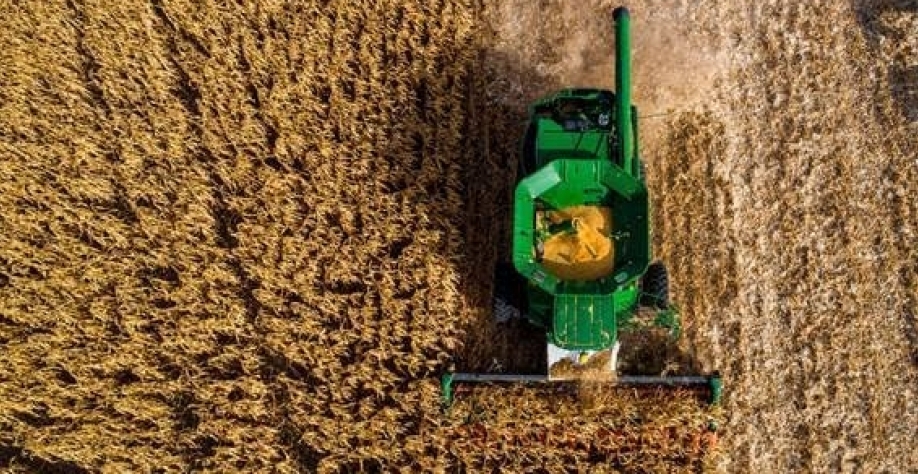 Legenda: Setor agropecuário se preocupa em emitir menos carbono para a atmosfera; agricultura regenerativa pode ajudar.  Foto: Rafael Arbex/Estadão
