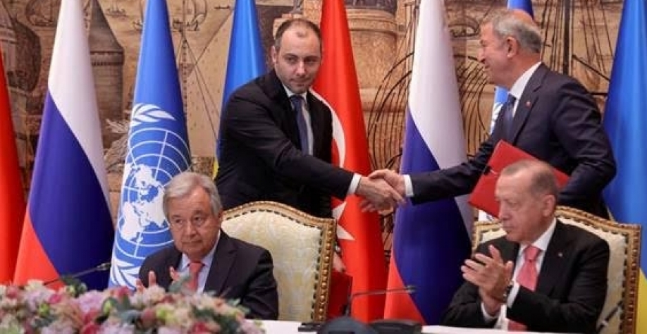 Legenda: Acordo foi fechado nesta sexta-feira, em IstambulREUTERS/Umit Bektas