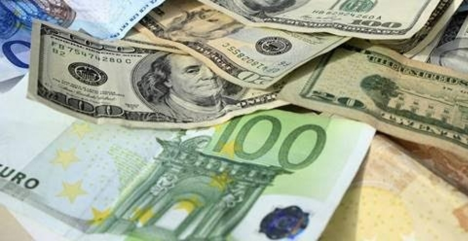 Euro atinge valor mais baixo em 20 anos