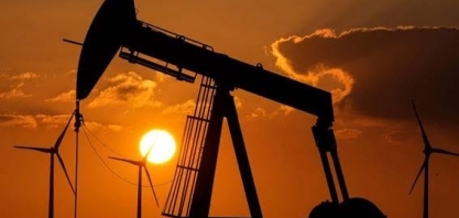 Petróleo se aproxima dos US$ 90, com temores sobre recessão global