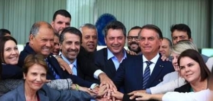 Frente Parlamentar da Agropecuária apoia Bolsonaro e rechaça Lula
