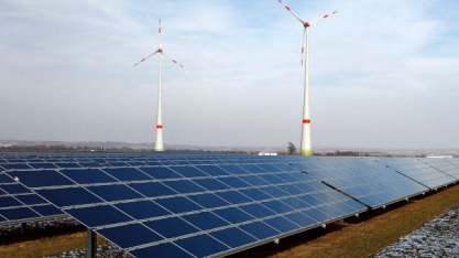 Emissões de CO2 crescem menos de 1% este ano graças às energias renováveis