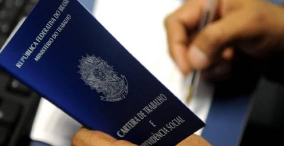 Desemprego recua para 8,7% no 3º trimestre