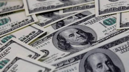Dólar recua com expectativa de mudança na PEC, mas juros sobem e Bolsa cai