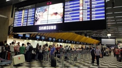 Pilotos e comissários aprovam greve a partir desta 2ª feira (19)