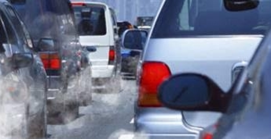 A desinformação sobre combustíveis fósseis no Brasil