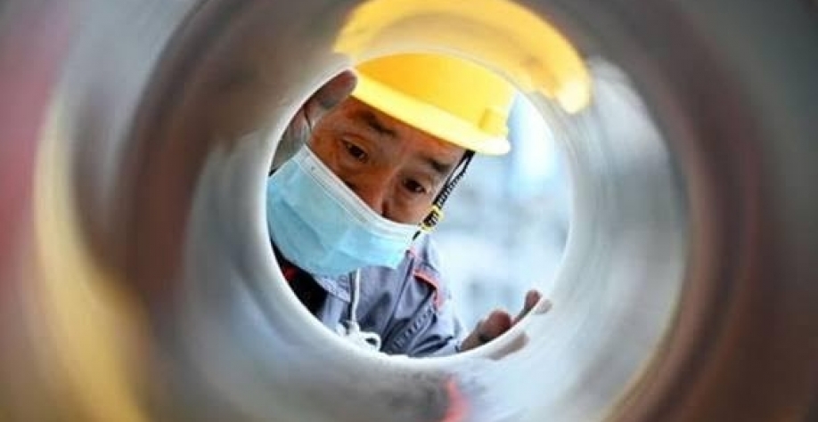 A economia chinesa está a caminho de crescer menos de 3% neste ano, bem abaixo das expectativas do governo. Getty Imagespesar de todos os sobressaltos, economistas acreditam em uma melhora da situação no próximo ano. Getty Images