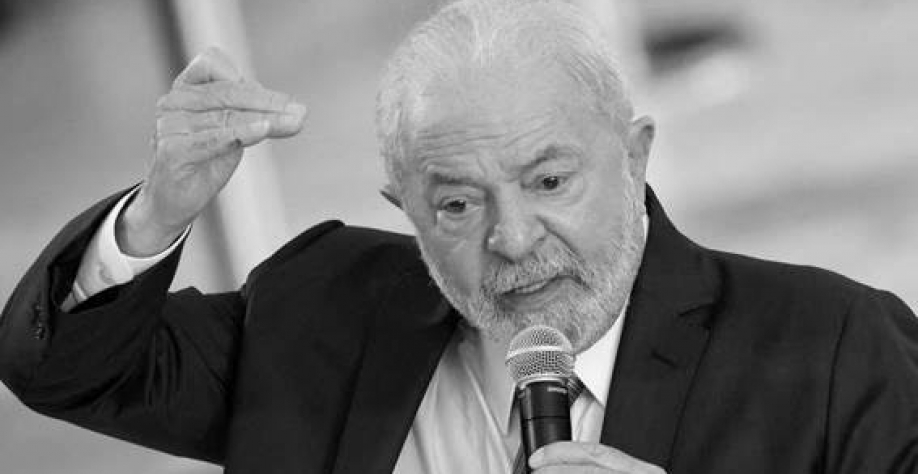 Luiz Inácio Lula da Silva (PT) discursa durante encontro com centrais sindicais, em Brasília - Adriano Machado/Reuters