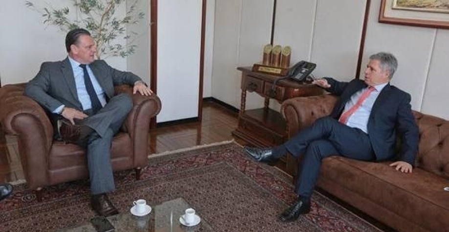 Ministros discutem a criação de uma agência de informações agropecuárias