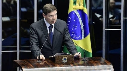 Em tentativa de conciliação, Josué diz que sindicatos terão mais espaço