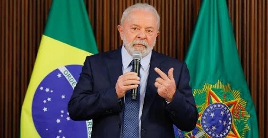 Nesta segunda, voltou a criticar a autonomia do Banco Central e o nível elevado dos juros. Foto: Sergio Lima/AFP