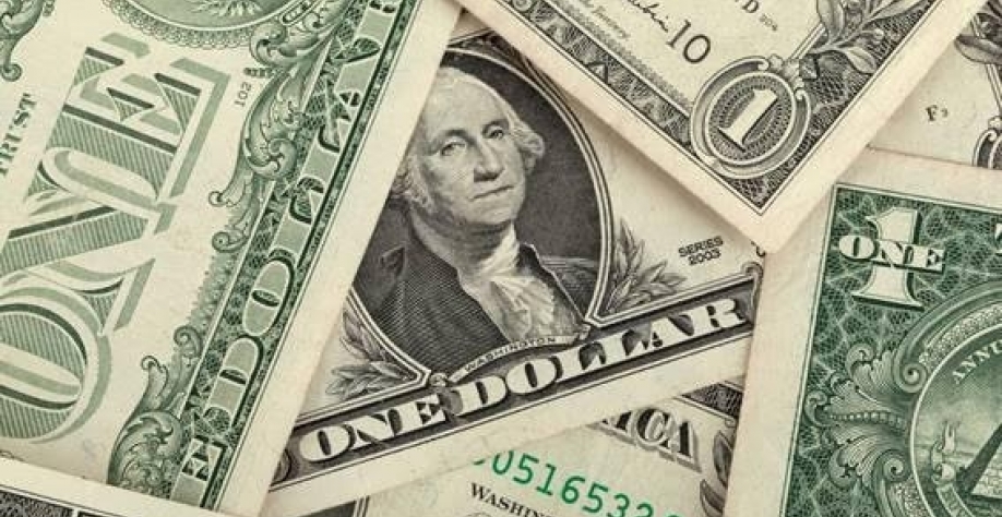 Dólar cai na sessão com exterior e acumula queda de 3,82% em janeiro