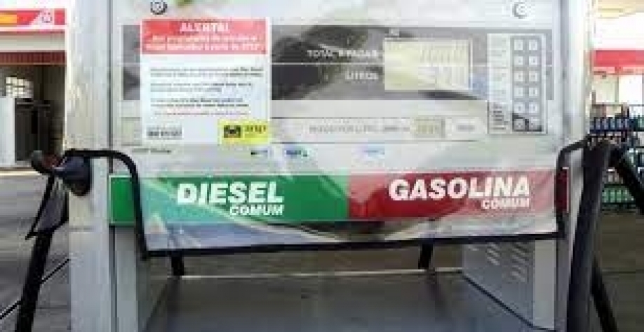 Diesel e gasolina da Petrobras estão mais caros que no exterior