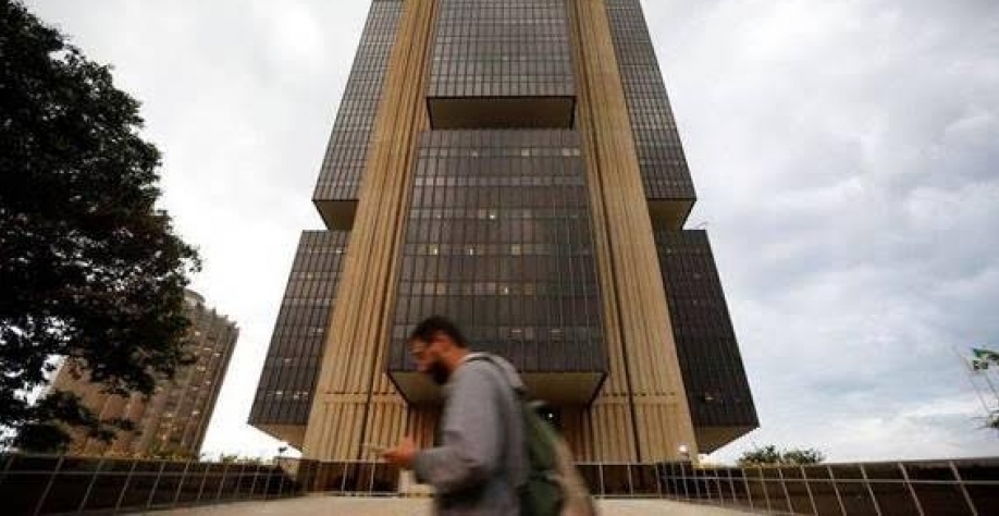 BC mantém Selic em 13,75% e alerta para piora das expectativas de inflação