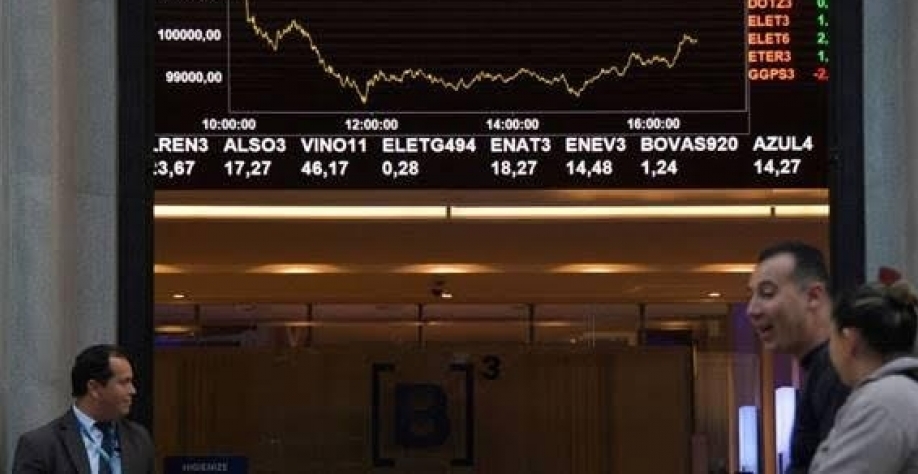Ibovespa tem dia de alta e sobe aos 113 mil pontos