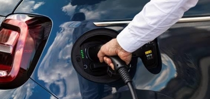 Europeus compraram mais carros eletrificados em 2022, diz associação