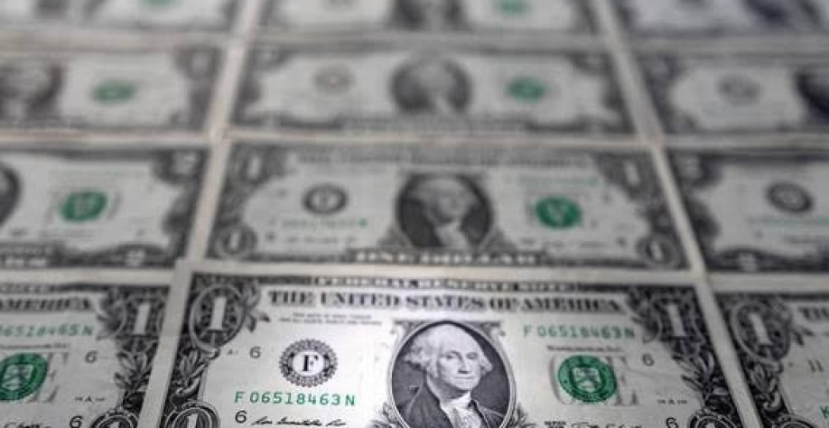 Bolsa e dólar fecham perto da estabilidade após críticas de Lula ao BC