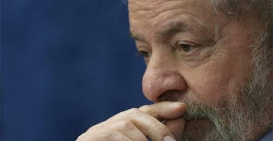 Lula remarca viagem à China para 11 de abril