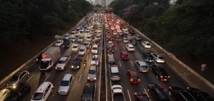 Por que carros ficaram tão caros no Brasil?