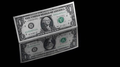 Dólar cai mais e vai abaixo de R$ 4,95, menor valor desde junho do ano passado