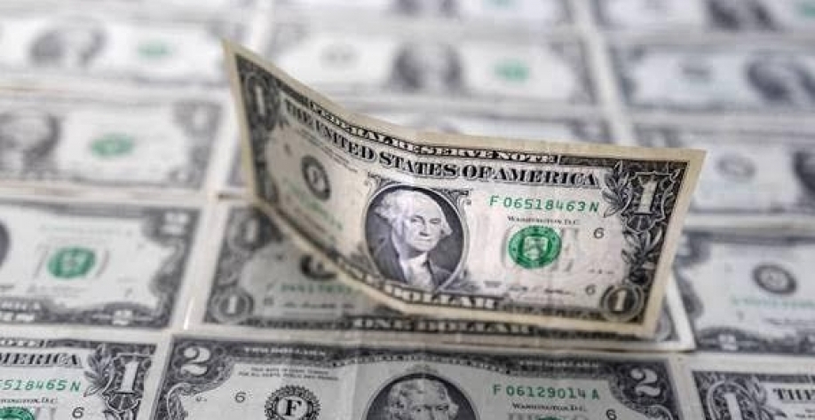 Dólar fecha em baixa seguindo tendência global da moeda - Dado Ruvic - 14.fev.2022-Reuters