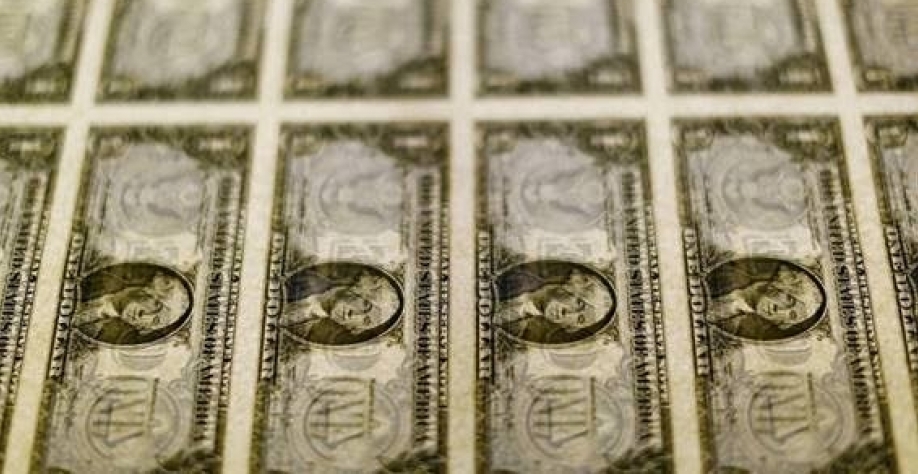 Com a perspectiva de recessão nos Estados Unidos, e pausa no ciclo de alta dos juros no país, o dólar caiu quase 3% na última semana - Gary Cameron - 12.abr.2023/Reuters