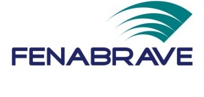 Vendas de veículos novos disparam 53% em março, diz Fenabrave