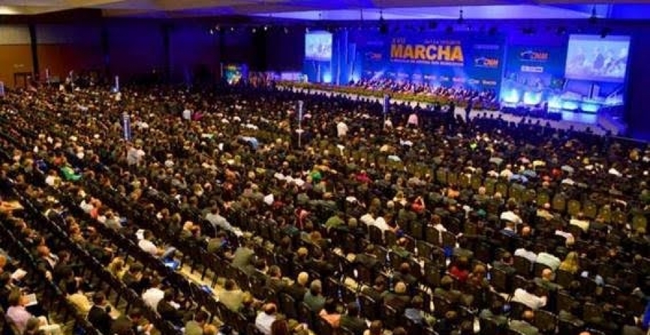 Governo precisa da confiança dos prefeitos, e prefeitos, do apoio do governo