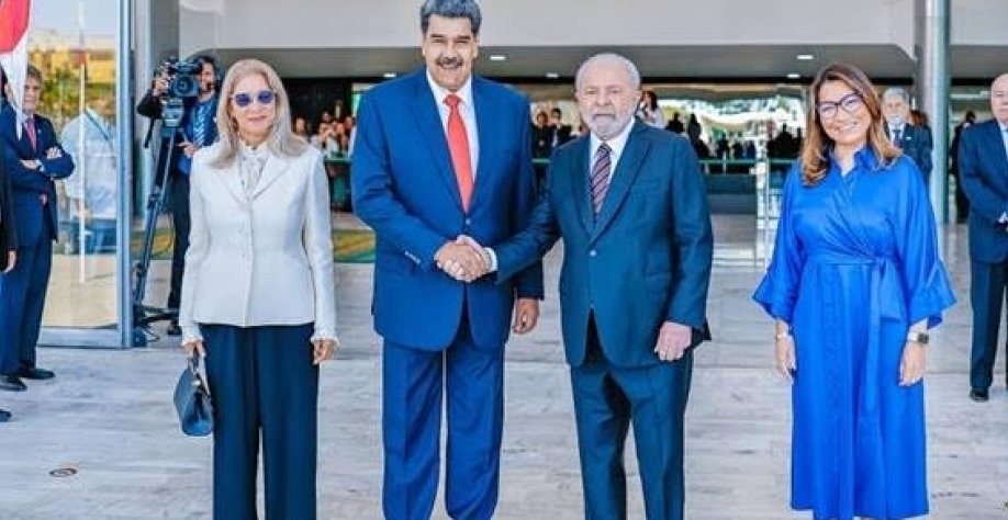 Oposição ataca Lula e cita 'vergonha' com visita de Maduro