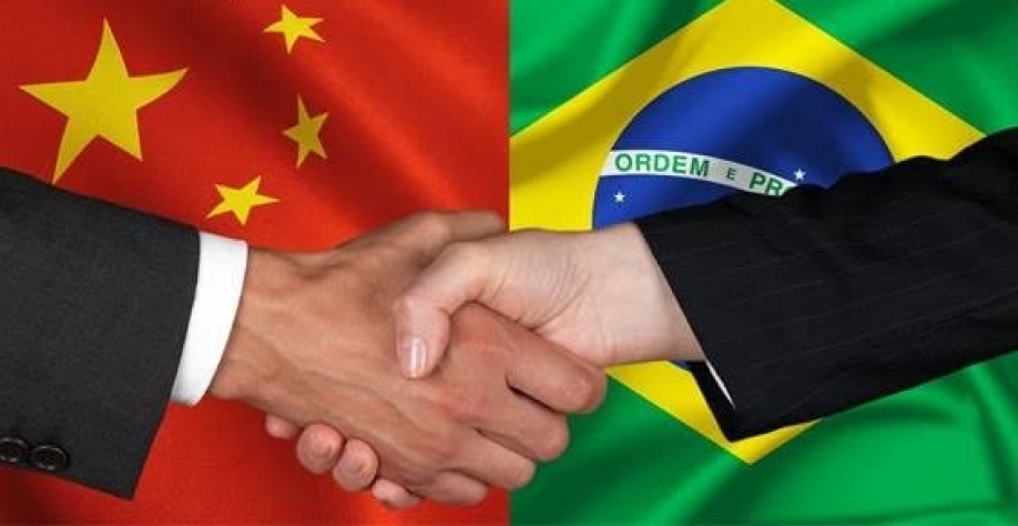 China emite sinal de alerta de que a economia global está em desaceleração, mas Brasil pode ser não a ruim, mas a boa história do mundo  (Imagem: Canva / Montagem: Isabelle Santos)