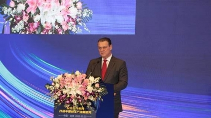 Mistura de 30% de etanol na gasolina está no radar do governo, diz ministro