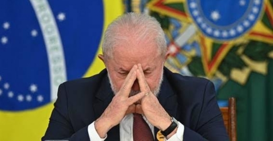Surpreende a inabilidade de Lula, já considerado o maior político do País