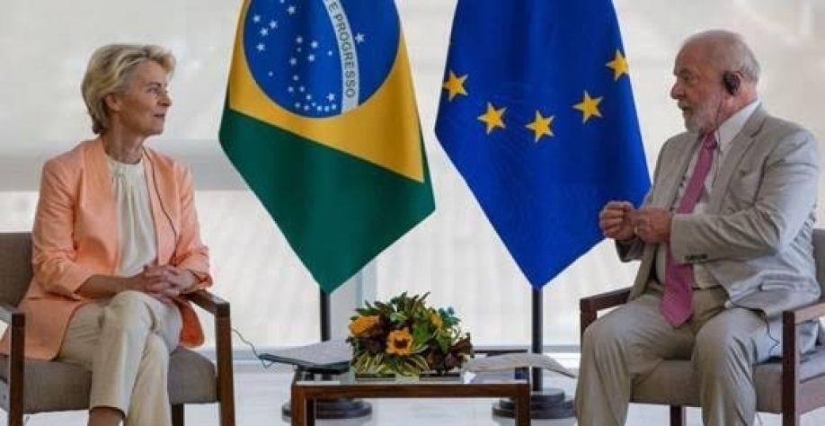 O presidente Luiz Inácio Lula da Silva recebe a presidente da Comissão Europeia, Ursula von der Leyen, no Palácio do Planalto. Foto Fabio Rodrigues-Pozzebom/ Agência Brasil