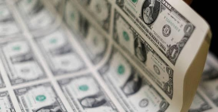 Dólar cai e renova menor valor do ano, cotado a R$ 4,76