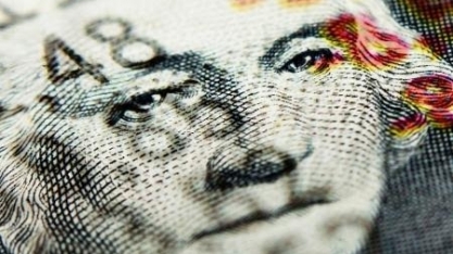 Dólar cai a R$ 4,731; Bolsa fecha em alta e retoma os 120 mil pontos
