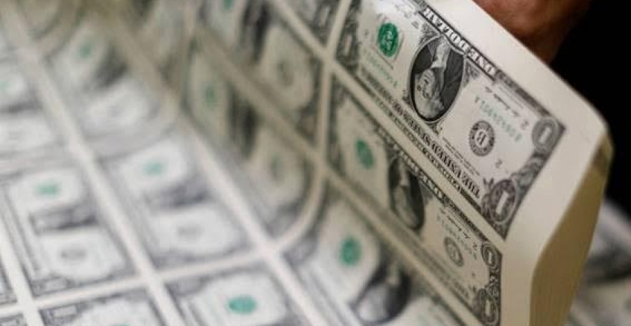 Bolsa cai 0,33% e dólar fecha cotado a R$ 4,862