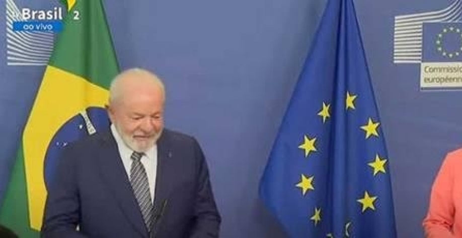 O presidente Lula iniciou nesta segunda-feira (17) agenda em Bruxelas, capital da Bélgica, com um ejcojtro com a presidente da Comissão Europeia, Ursula vo der Leyen. Foto Reprodução