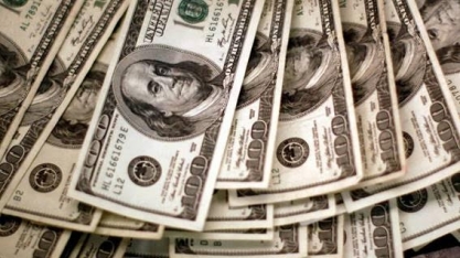 Bolsa sobe 0,39% e dólar chega a R$ 4,850