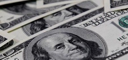 Dólar sobe a R$ 4,88, e Bolsa cai, com expectativa por juros nos EUA
