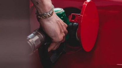 Usinas comemoram reajuste da gasolina, mas Abicom não se contenta  