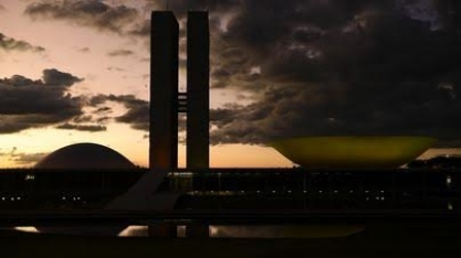 Divergências adiam discussão do arcabouço fiscal na Câmara