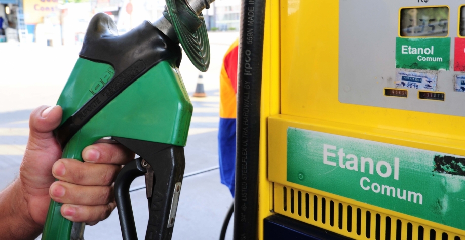 Etanol: Vendas na 1ª quinzena de agosto crescem 8,74%, para 1,32 bi de L