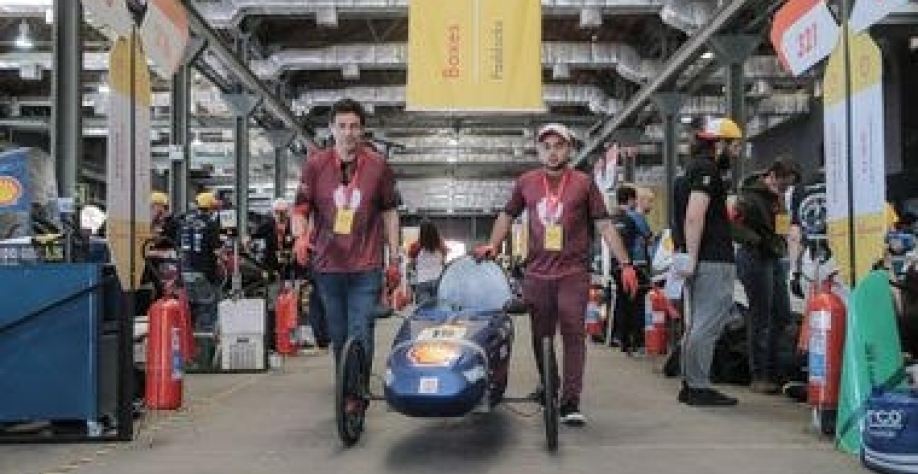 Carro a hidrogênio em corrida para desenvolver e avaliar tecnologia