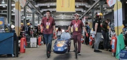 Carro a hidrogênio em corrida para desenvolver e avaliar tecnologia