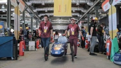Carro a hidrogênio em corrida para desenvolver e avaliar tecnologia