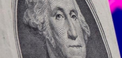 Dólar cai a R$ 4,855, após aprovação do arcabouço; Bolsa sobe 1,7%