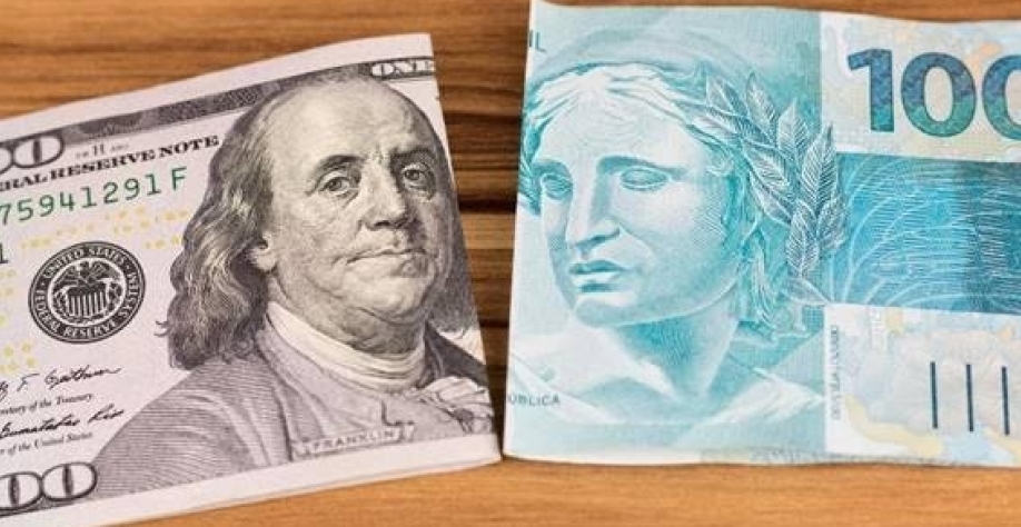 Bolsa tem 9ª queda seguida; dólar sobe a R$ 4,904