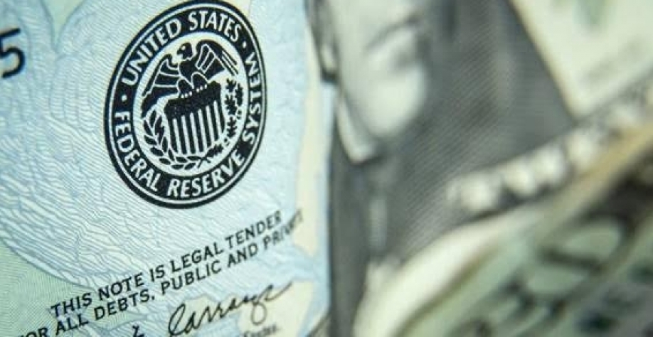 Dólar sobe e vai a R$ 4,869 após dados do PIB nos EUA; Bolsa cai