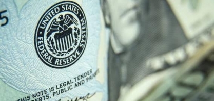 Dólar vai a R$ 4,953 e Bolsa sobe após dados de inflação