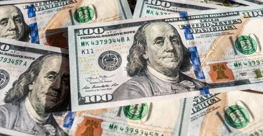 Dólar cai a R$ 4,856 em semana de decisões dos juros nos EUA e no Brasil